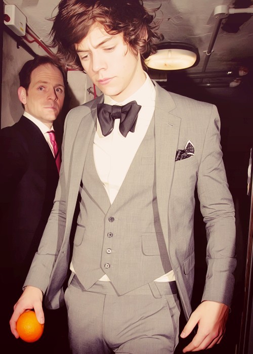 harry-grey-suit